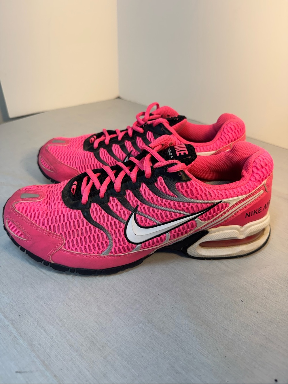 Nike Women's Hot Pink Mesh Running Sneakers with White Swoosh